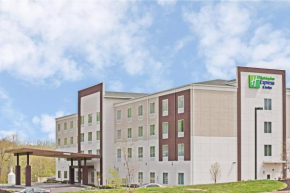  Holiday Inn Express & Suites New Cumberland, an IHG Hotel  Нью Камберленд